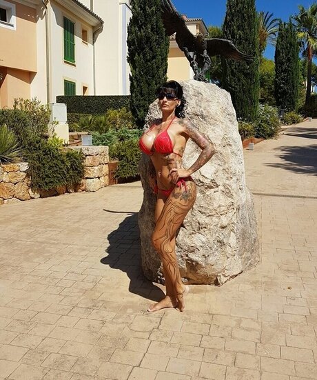 infirmière brune onlyfans sexe exclusif des photos