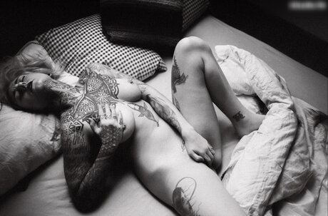 LenorixPoser jolie star du porno des photos