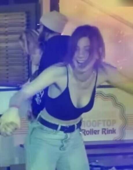 baby-sitter uniquement pour les fans bien chaud img