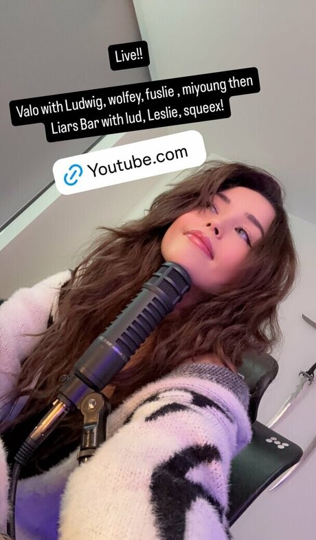 Valkyrae actrice artistique collection