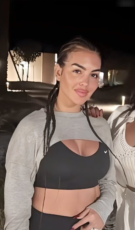 chaton courbé onlyfans xxx images