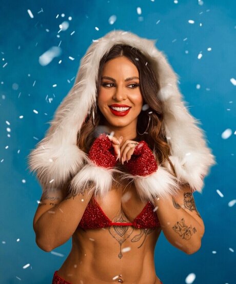 Alinne Rosa modèle chaud img