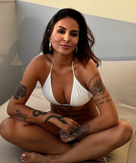 Alinne Rosa star pornographique galeries