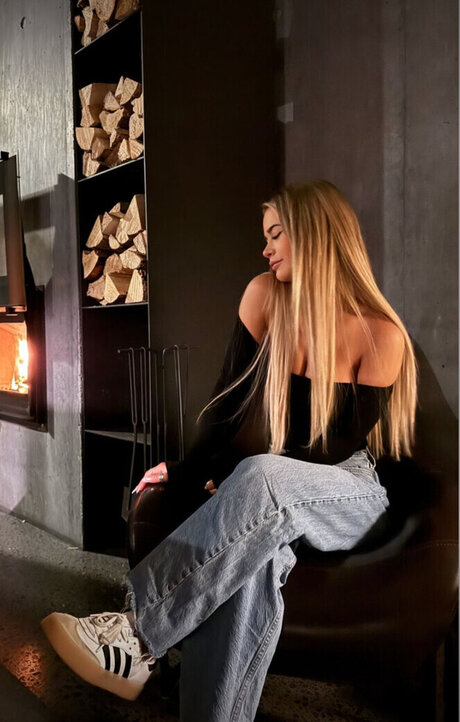 Emily Elizab3th meilleure star du porno galerie