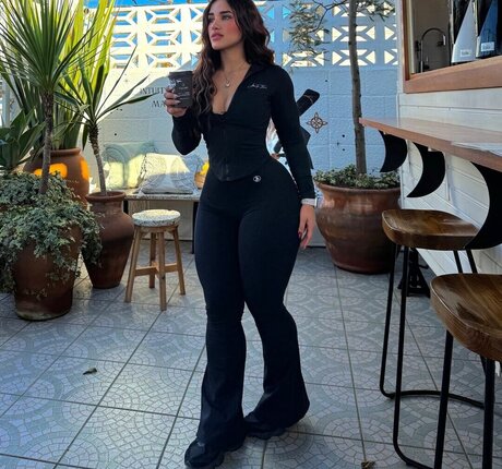 jasmine rguez 777 modèle joli des photos