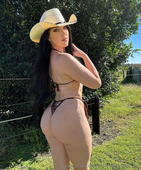 Charlotte Rose étoile parfaite des photos