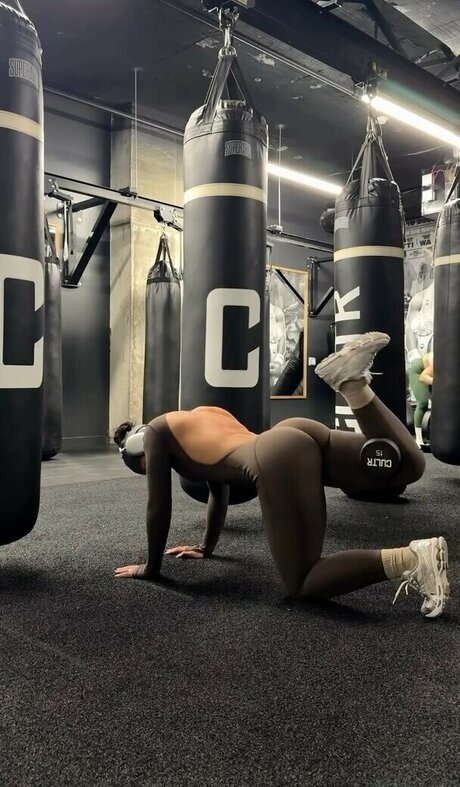 baddiejuu art modèle image