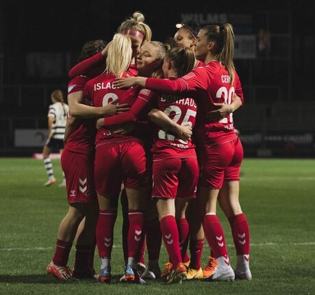 Selina Cerci modèle hd collection