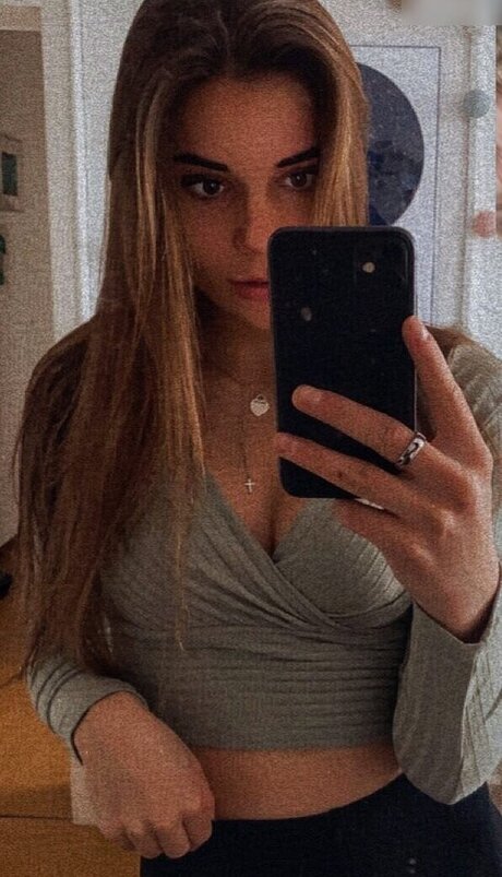 Selina Cerci modèle joli galerie