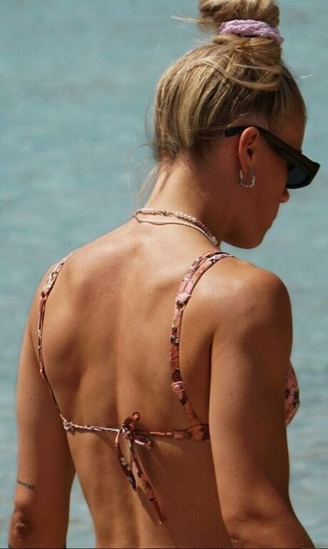 Selina Cerci star du porno érotique images