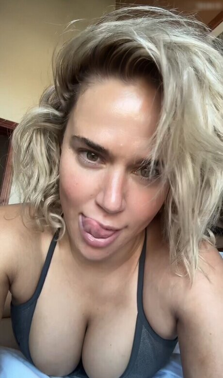 cul écarté onlyfans haut archive