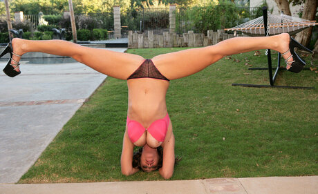 Lucky Benton modèle érotique img