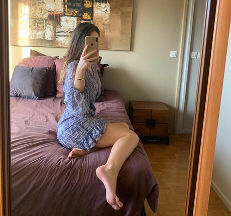 adriana feetgirl actrice libre archive