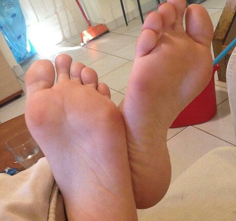 Ellie Balta modèle artistique des photos