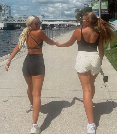 Lillian Evans art de star du porno galeries