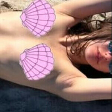 Piggypout étoile nue photo