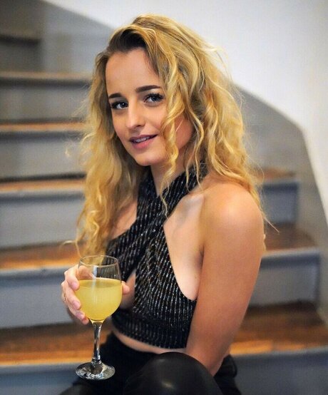 Camille LV sexe star du porno img