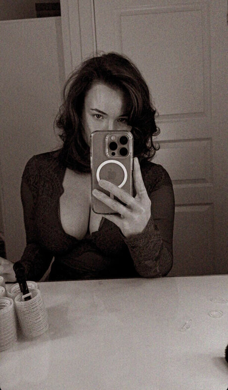 Janakristinah modèle sympa image