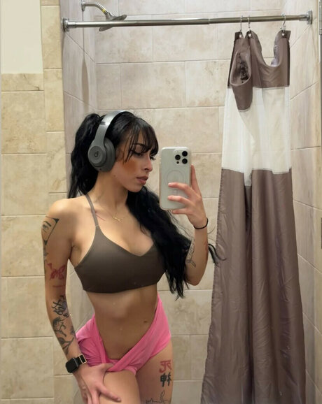 bbyaeriel star du porno en haute qualité img