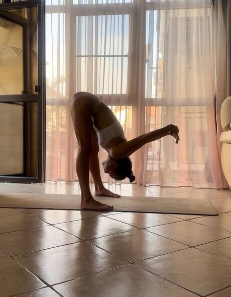 blonde au gros cul onlyfans parfait et sexy des photos