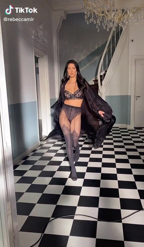 latina solo onlyfans belle haute qualité archive