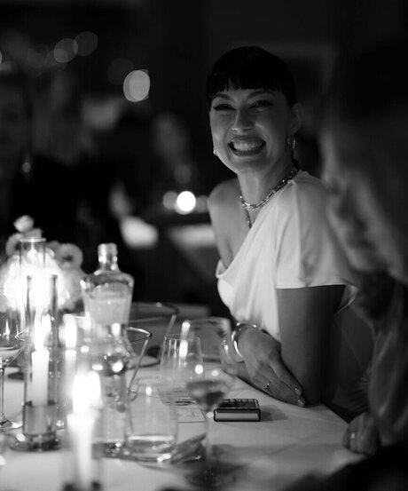 Rebecca Mir modèle xxx des photos