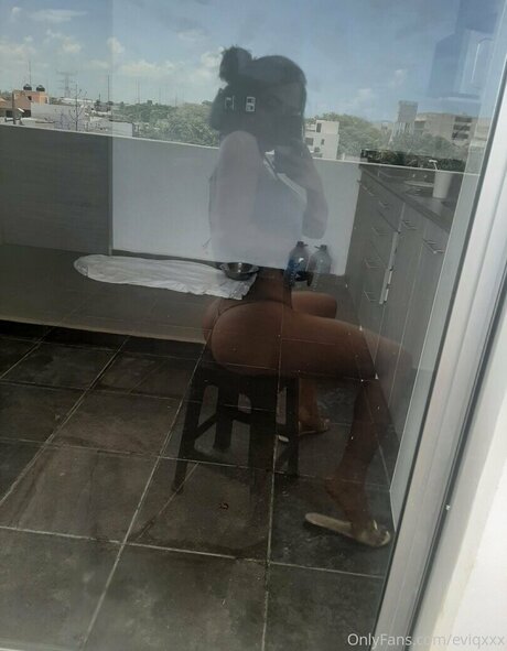 Emma Iris star du porno hd des photos