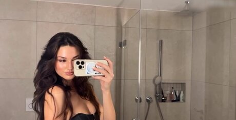 baisers lesbiens onlyfans xxx pornographique galeries