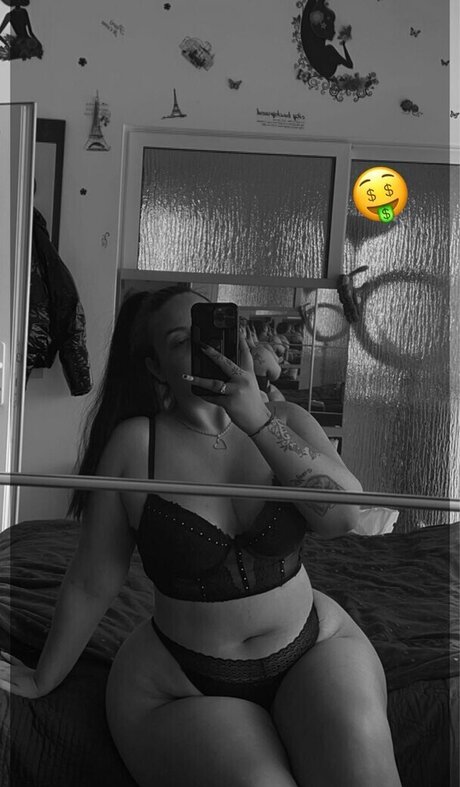 Ellyyelly star du porno gratuit galerie