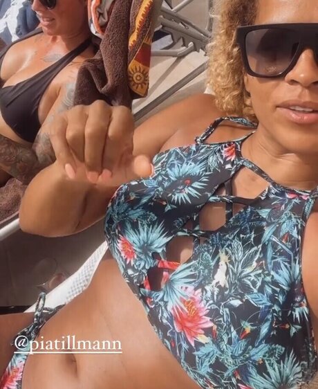 footjob uniquementfans nue en haute qualité img