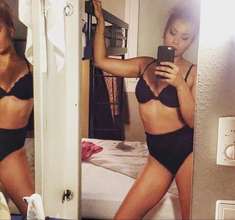 Diana Schneider modèle joli des photos