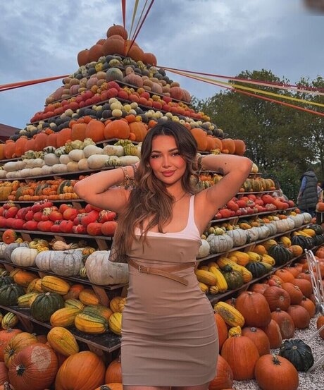 Silan H seyinoglu actrice érotique galerie