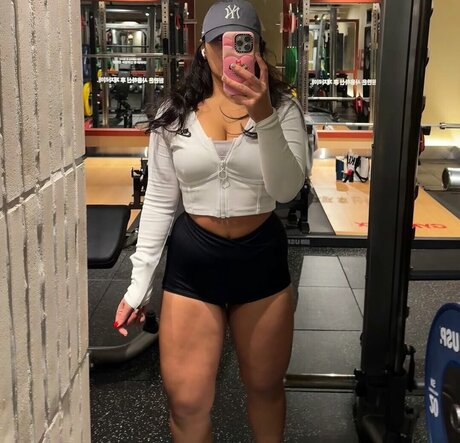 __happywoony_ modèle exclusif image