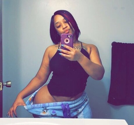 Juicy The Body star du porno sexy img