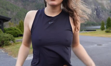 Sabrina Outdoor étoile érotique des photos