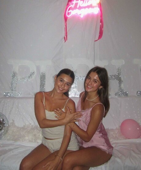 Lauren Avelina nus star du porno galeries