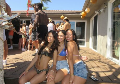 Lauren Avelina modèle nu images