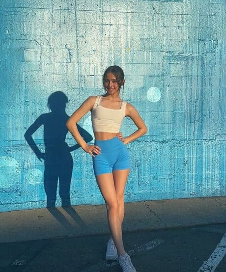 Lauren Avelina modèle artistique galerie