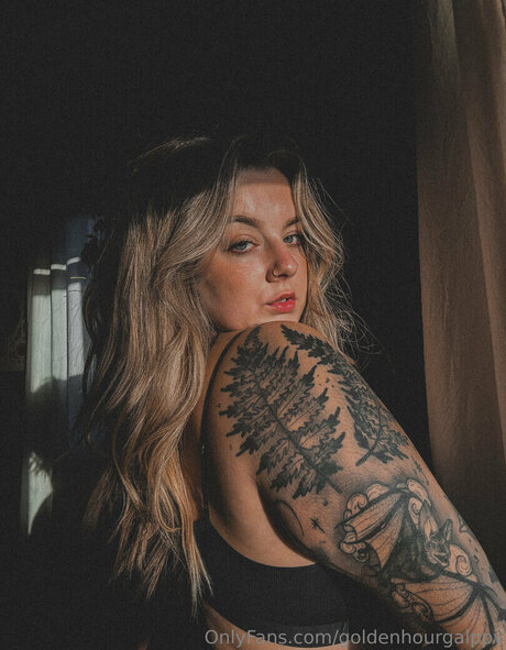 goldenhourgal modèle parfait galerie