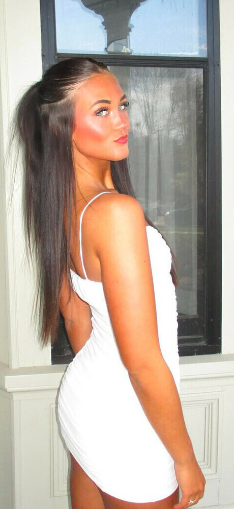 Lexi Mercile étoile adulte galeries