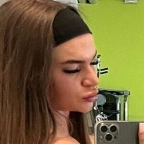 épouse infidèle onlyfans haut érotique archive