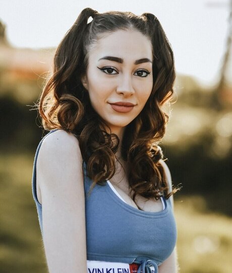 Amira Wirth actrice de sexe img