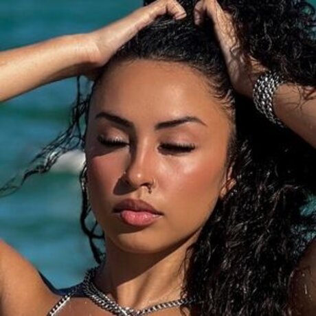 Korina Maiyaa étoile magnifique collection