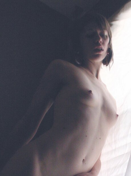 Opiette actrice adulte image