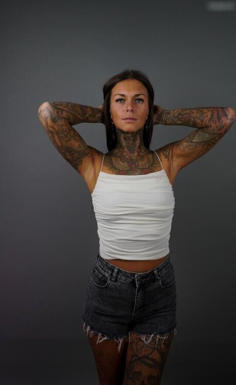 Maxiink jolie star du porno photo