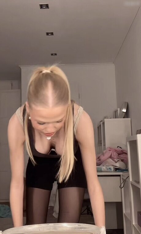 juliii fnk haut modèle photo