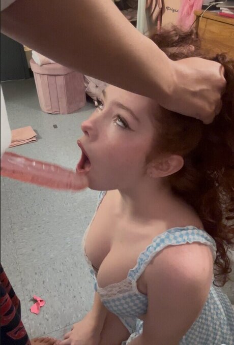 Livia Paige star du porno de haute qualité photo