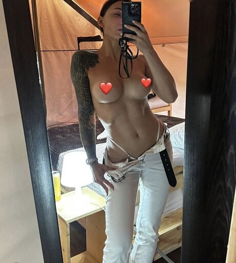 femme seulementfans des nus sympas image