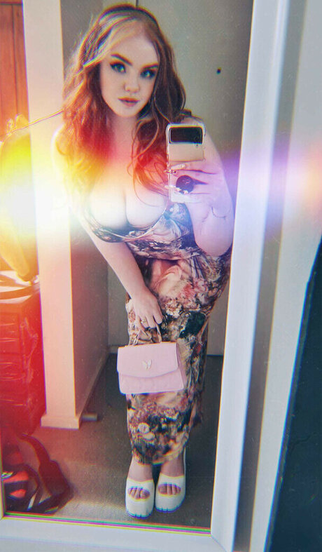 Elizabethdangerx étoile érotique galeries