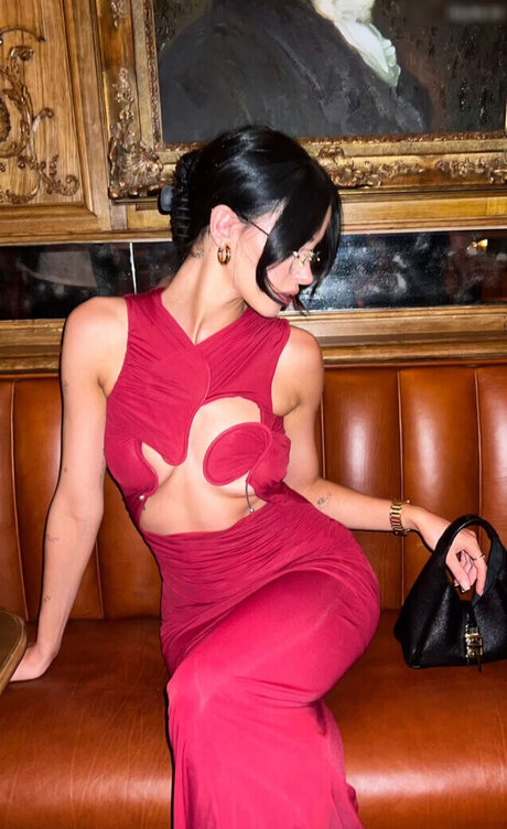 L a Elui mannequin photos